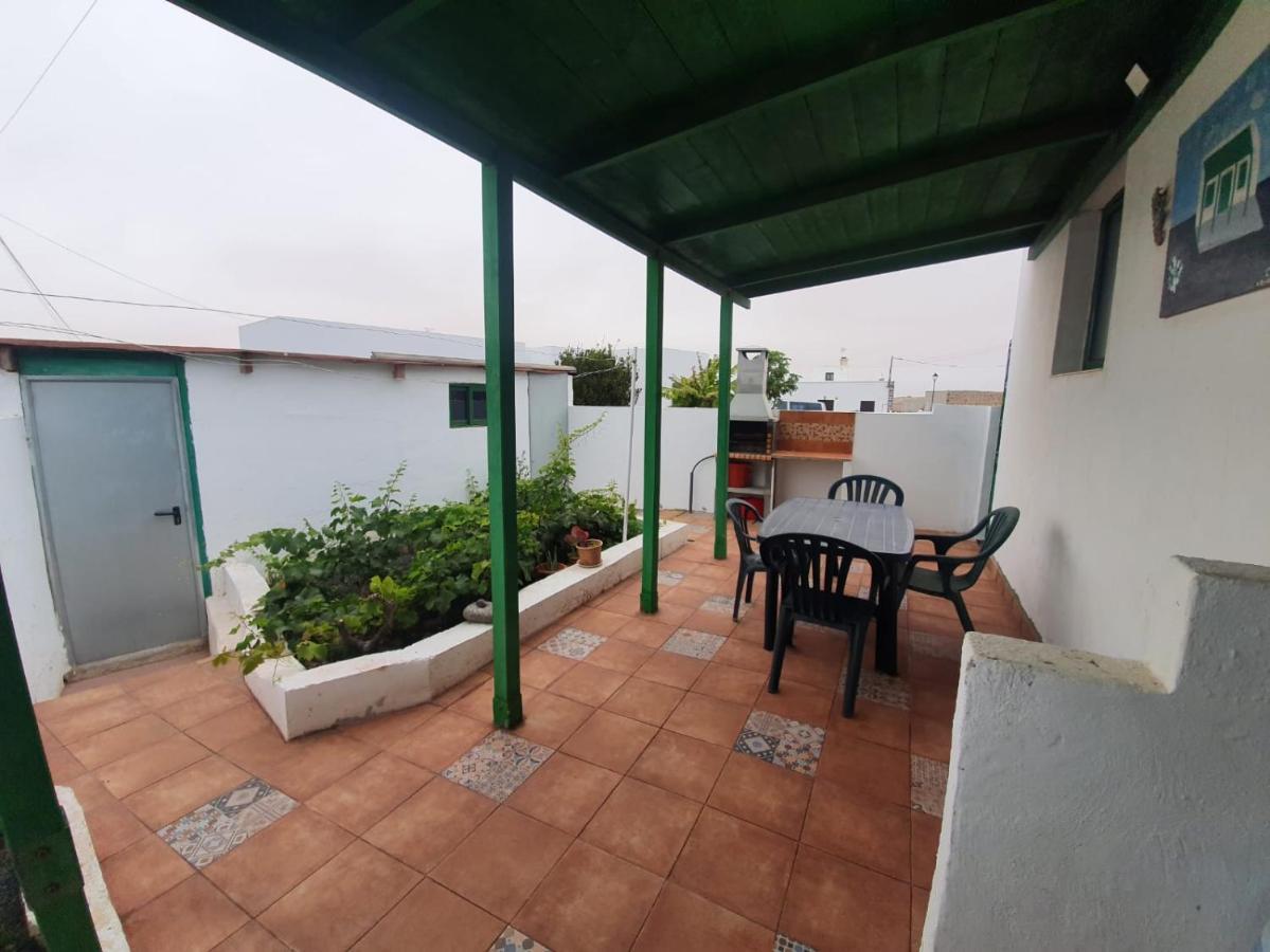 Апартаменты Casa Antonia Reyes, A La Sombra De Famara Муньике Экстерьер фото
