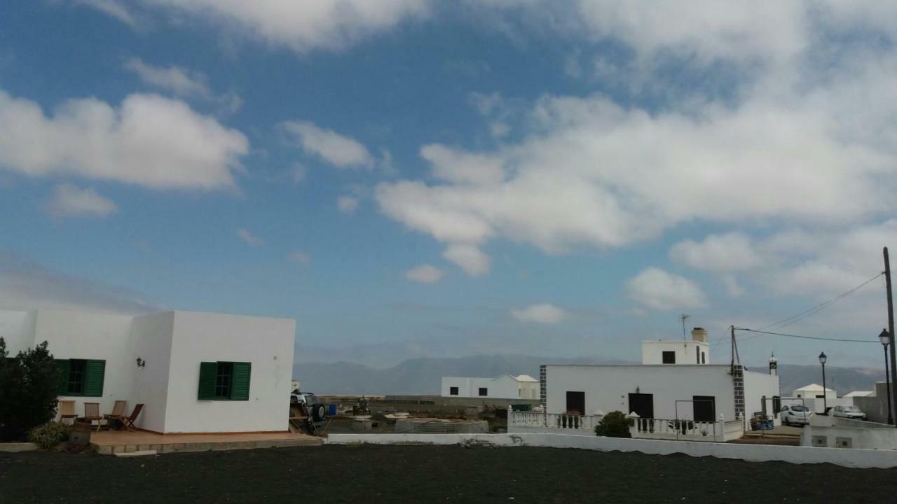 Апартаменты Casa Antonia Reyes, A La Sombra De Famara Муньике Экстерьер фото
